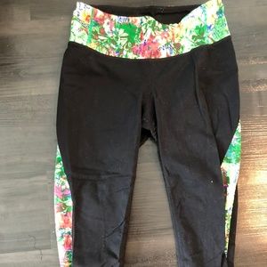 Athleta multicored cropped pants